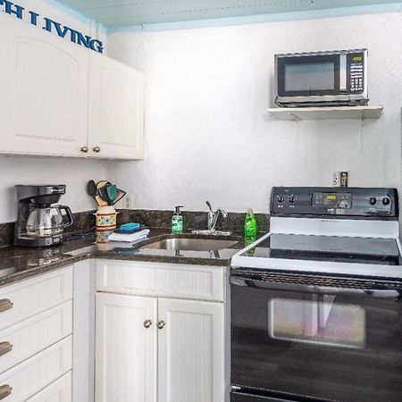 Bungalow 1 Minute From The Beach Suite #3 إنغلوود المظهر الخارجي الصورة