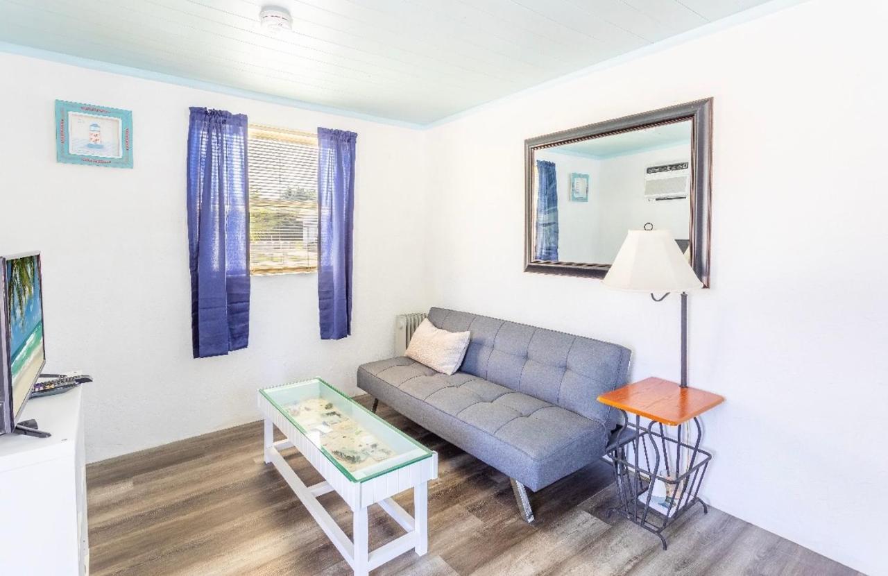 Bungalow 1 Minute From The Beach Suite #3 إنغلوود المظهر الخارجي الصورة