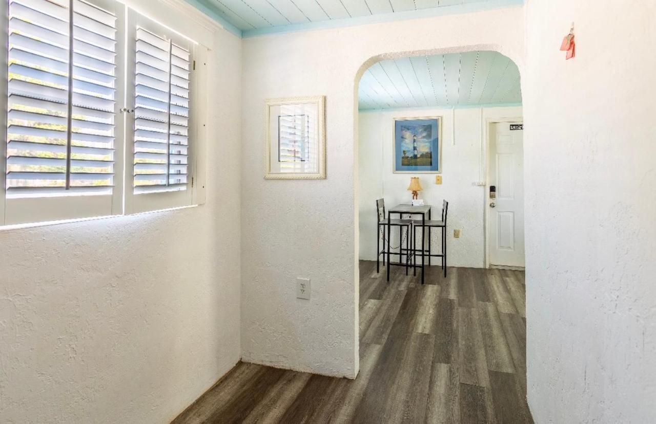 Bungalow 1 Minute From The Beach Suite #3 إنغلوود المظهر الخارجي الصورة
